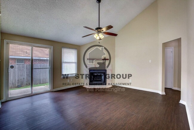 Photo - 6729 Windwillow Dr