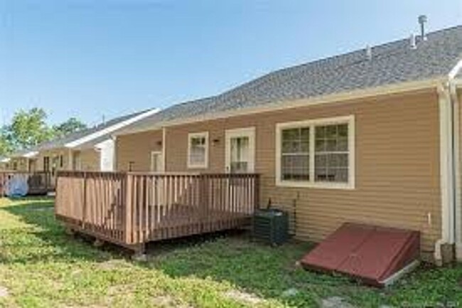 Grove - Grove Apartment Unit 10