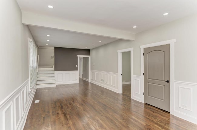 Photo - 9319 S Clyde Ave