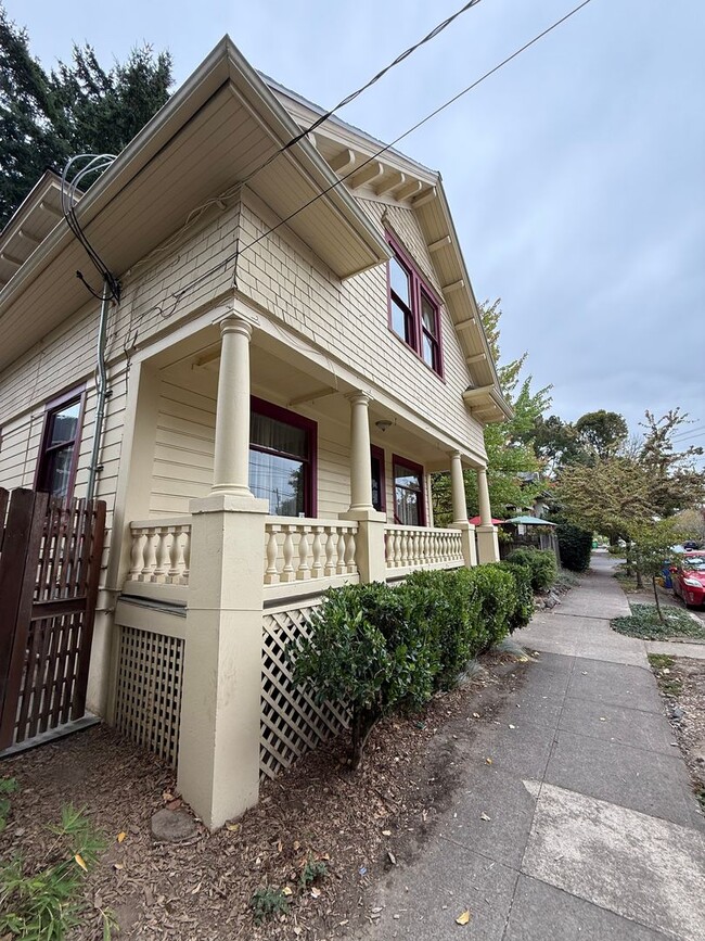 Photo - Charming Sellwood Gem in the Heart of SE P...