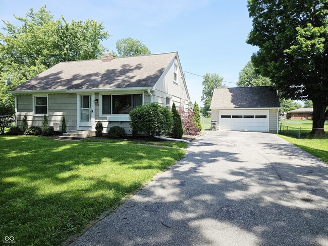 Photo - 428 Maxwell Rd