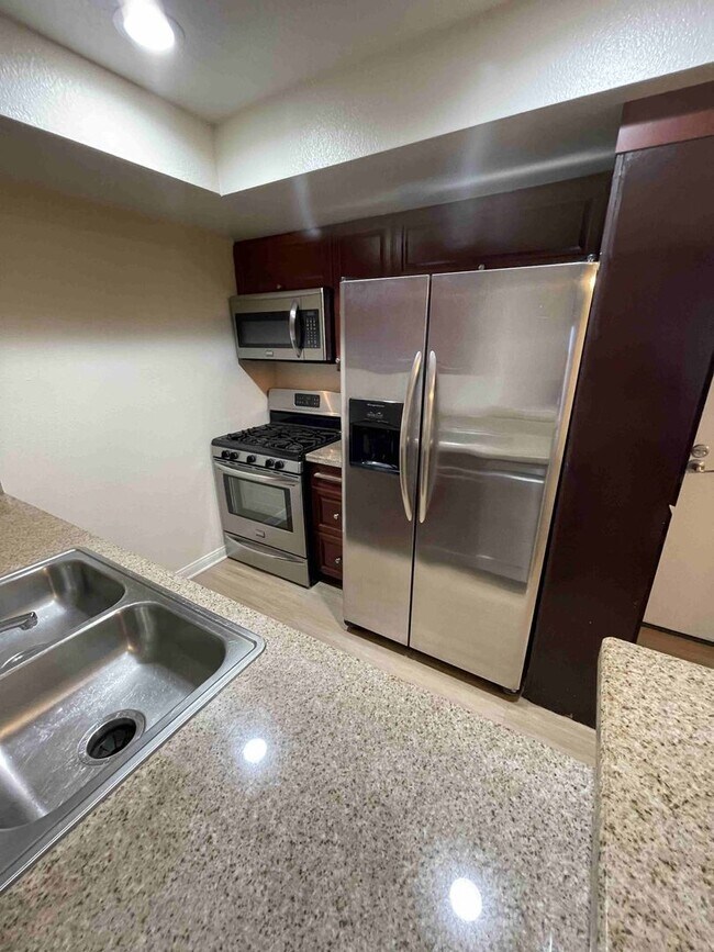 Photo - FULLY UPGRADED TWO BEDROOM IN LUXURIOUS COMPLEX! Unit 225