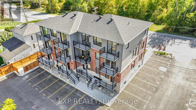 Photo - 255 Castor St