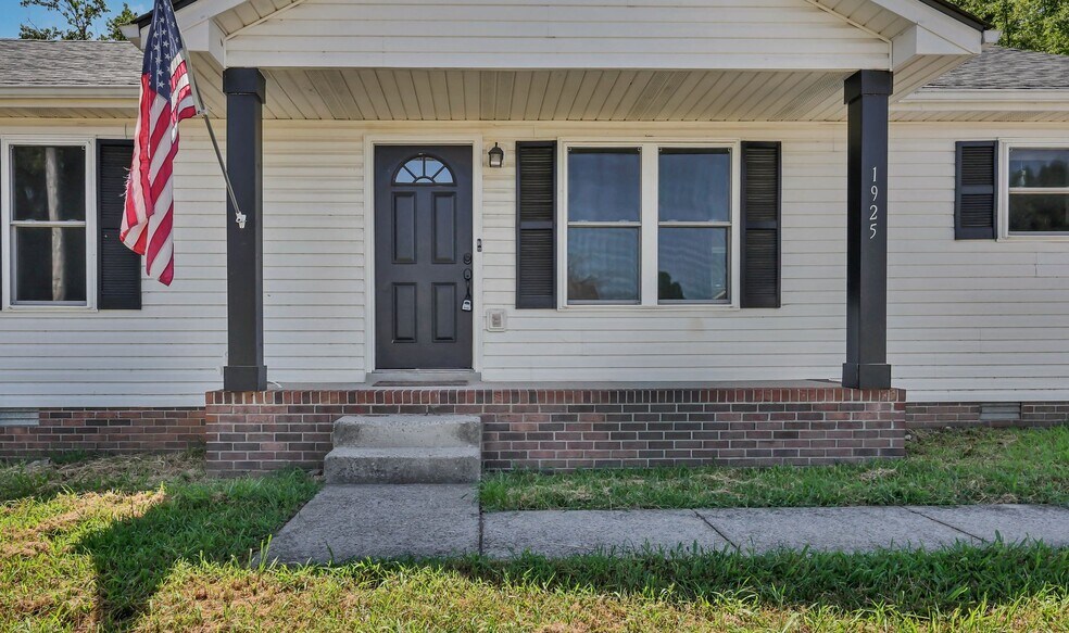 1925 Timberline Cir