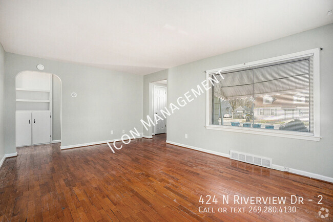 Building Photo - Beautiful 2 bed in Parchment Unit 2 Rental