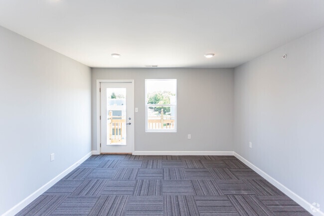 2BR,1BA - 880 SF