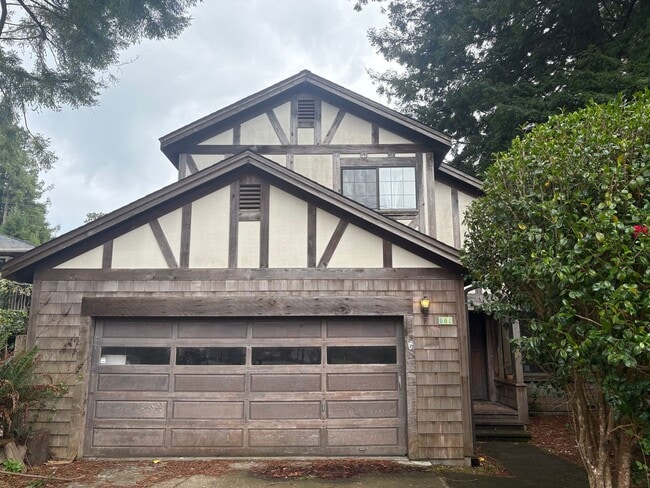 Building Photo - 3 Bed 2 Bath House