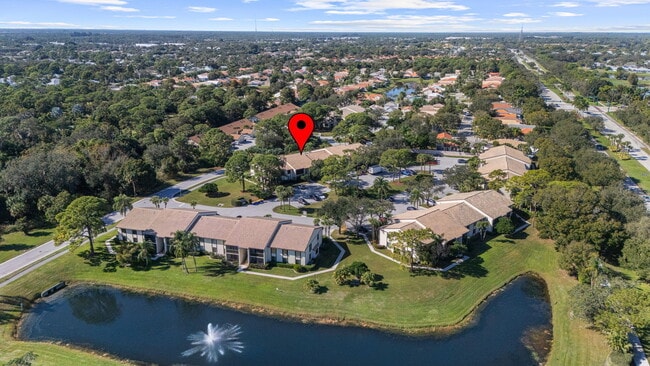 Photo - 2025 SW Silver Pine Way Unidad 120-a1