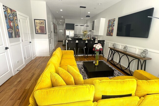 Photo - 6613 S Langley Ave Unit 1