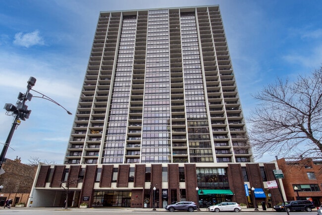 Building Photo - 1636 N Wells St Unit 2509 Rental
