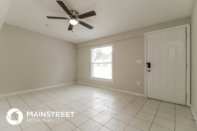 Photo - 560 Georgia Ave