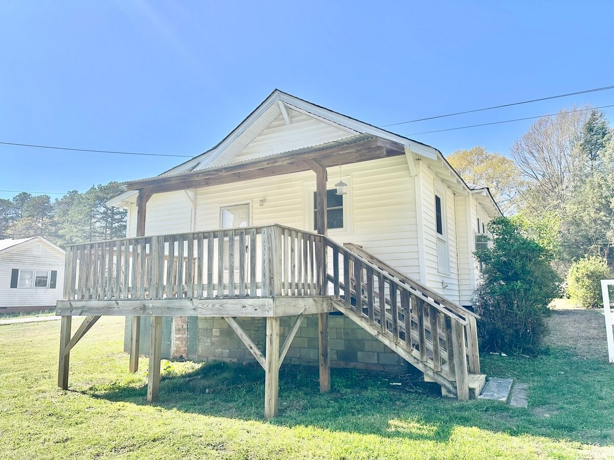 Photo - 1362 Banks Rd