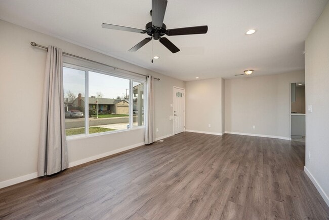 Photo - 4928 Carmen Wy