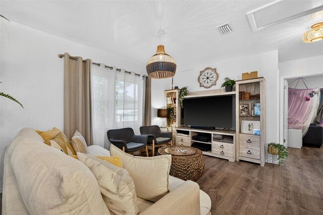 Photo - 1760 75th Ave N