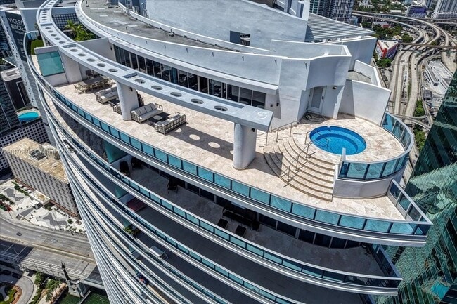 Building Photo - 200 Biscayne Blvd Way Unit PH 5401