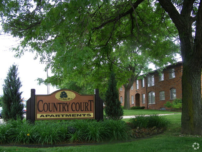 Building Photo - Country Court Rental