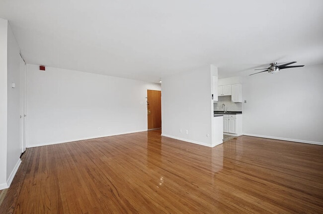 Building Photo - 259 E 28th St Rental