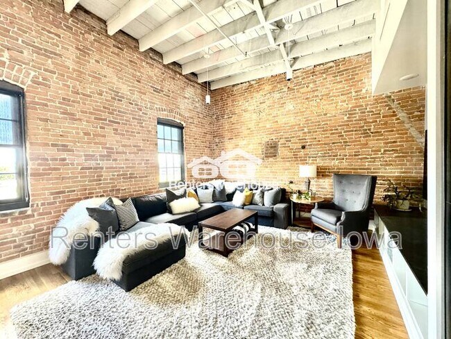 Photo - 112 SE 4th St Unit 301