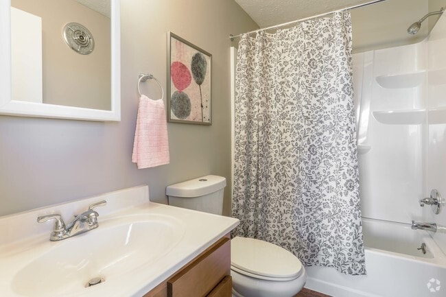 2 Bed/ 2 Bath