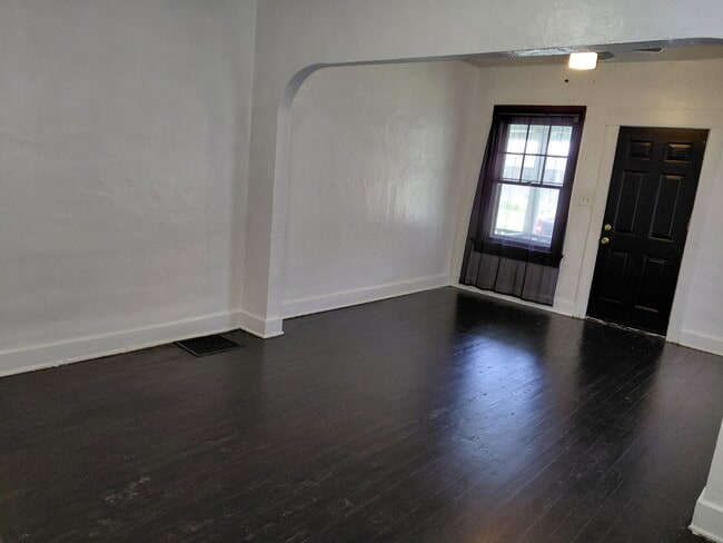 121-123 Huron Ave