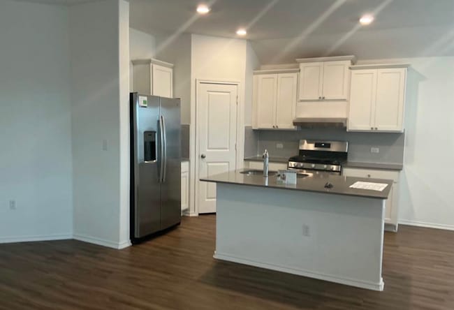 Photo - 146 Grissom Dr