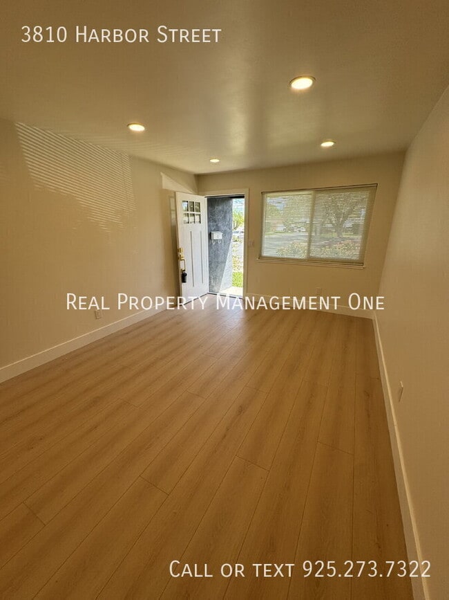 Photo - 3810 Harbor St