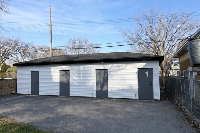 Photo - 8714 83 Ave NW