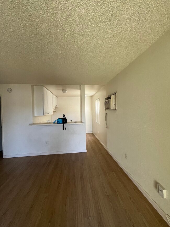 Building Photo - 11438 Killion St Unit #2