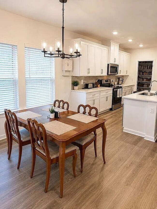 2352 Woodmeadow Dr
