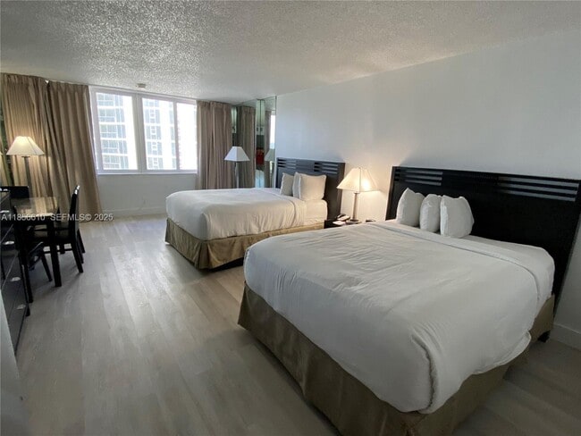 Building Photo - 19201 Collins Ave Unit 522