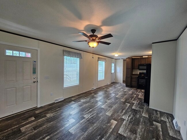 12 Daisy Ln