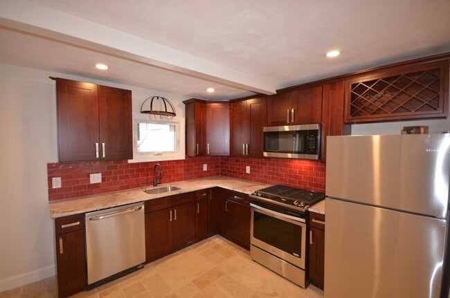 Photo - 128 Brooks St Unit 1