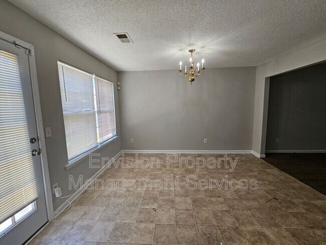 Photo - 336 Coral Cir