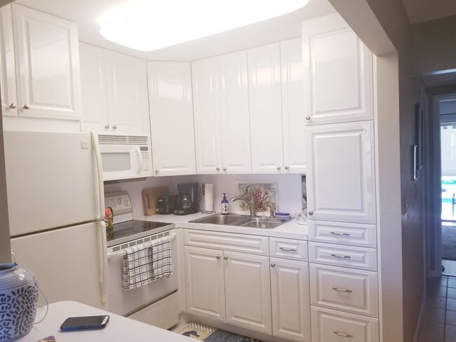 Photo - 850 Horizon W Unit 207