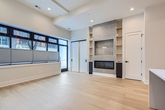Photo - 830 N California Ave
