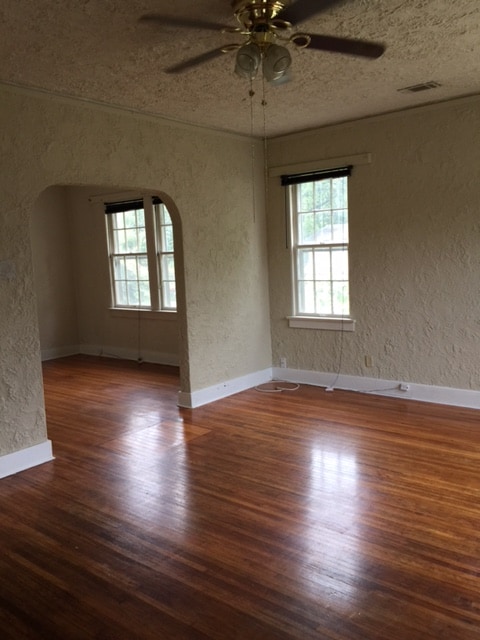 Photo - 1415 Sycamore St