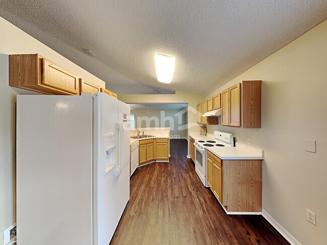 Photo - 4045 Half Moon Cir