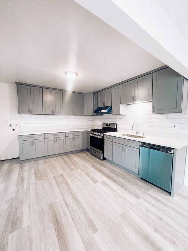 1308 W Gardena Blvd Unit B
