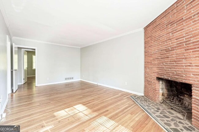 Photo - 2073 E Roxboro Rd NE