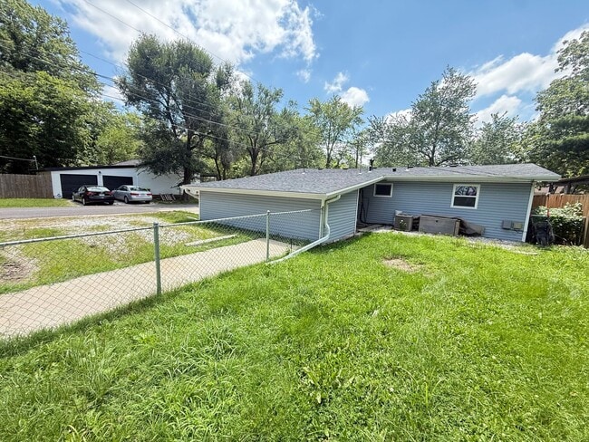 Photo - 1477 E Lindberg St
