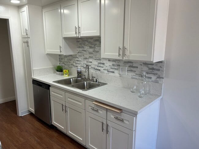 2 bedroom kitchen