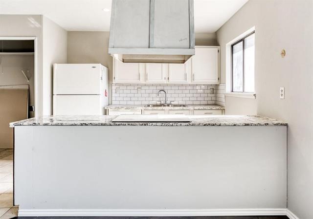 Photo - 5656 Pearce St