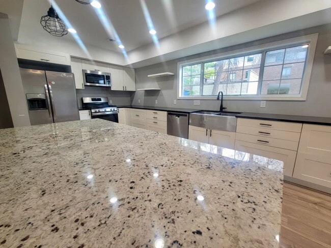 Photo - Bright, Modern, and Beautifully Updated 3 Bed + Loft, 2.5 Bath Home in the Heart of Hopkins, MN -...