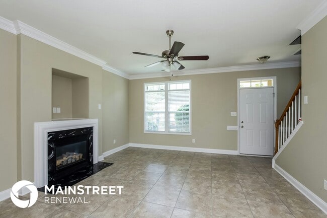 Photo - 10438 Hugue Way