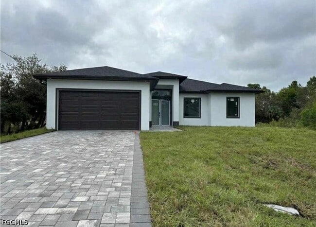 Building Photo - 1236 Damen St E