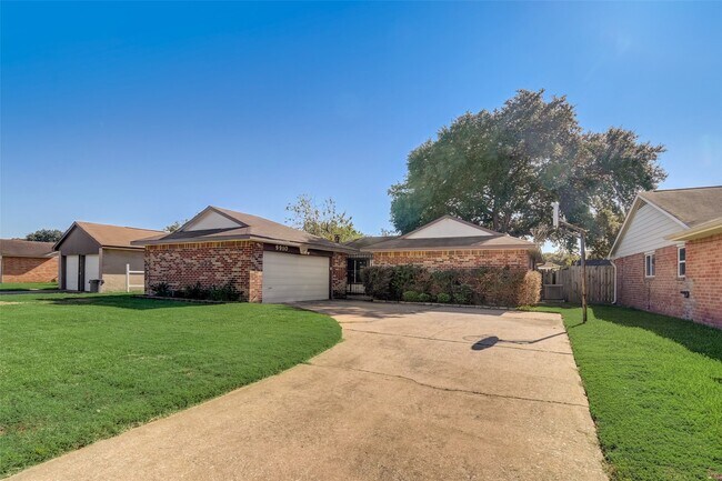Photo - 9910 Willmont Rd