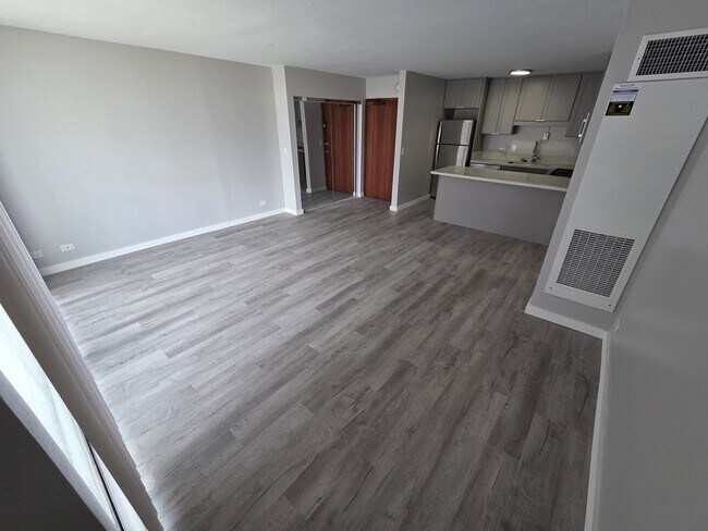 Photo - Fully renovated 1-bedroom, 1-bathroom, with 1 assigned covered parking and In-unit washer/dryer. ... Unidad 12M
