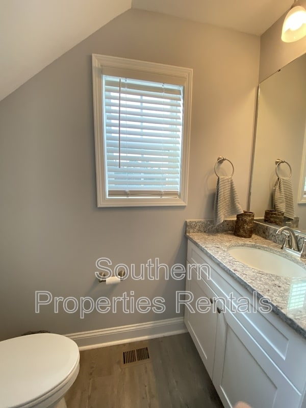 Photo - 900 Allstar Ave