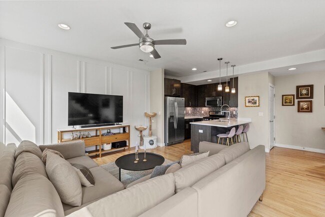 Photo - 3553 S Emerson St