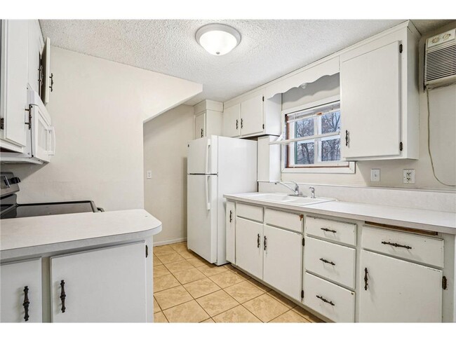 Photo - 17256 Kenyon St NE